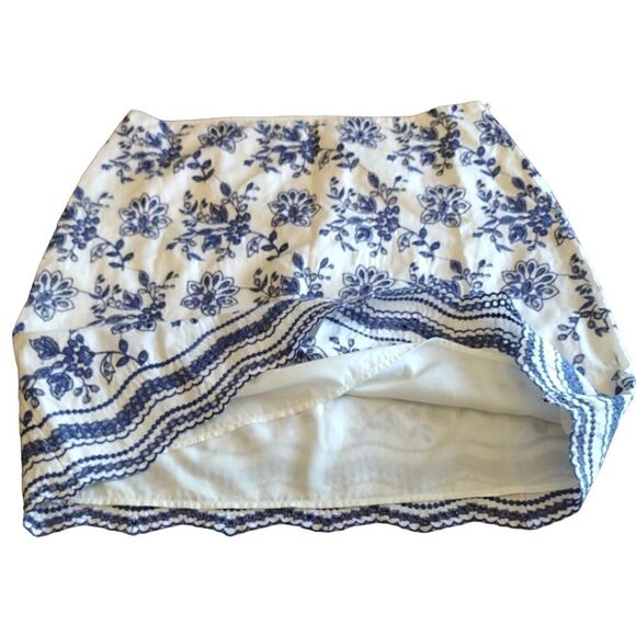 LOFT White Blue Floral Embroidered Lined Mini Shift Skirt Size 10P - Picture 10 of 15